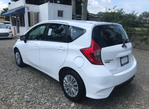 Nissan Versa SV