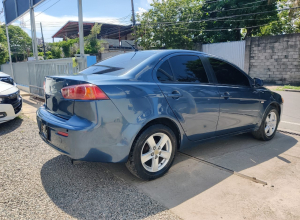 Mitsubishi Lancer ES