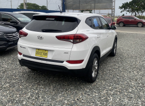 Hyundai Tucson SE