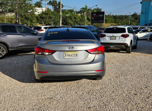 Hyundai Elantra Básico