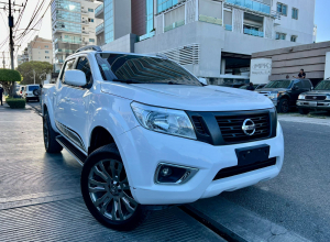 Nissan Frontier LE