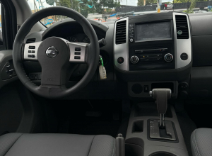 Nissan Frontier SV