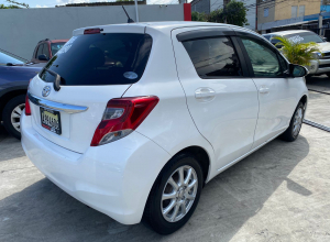 Toyota Vitz Básico