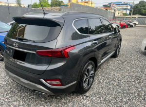 Hyundai Santa Fe SE