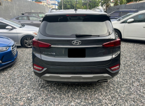 Hyundai Santa Fe SE