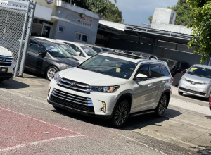 Toyota Highlander Limited Platinum