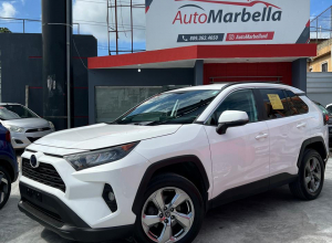 Toyota RAV4 LE