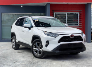 Toyota RAV4 LE