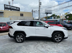 Toyota RAV4 LE