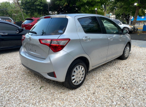 Toyota Vitz Básico