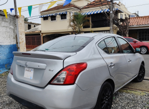 Nissan Versa SV