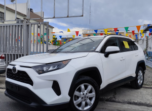 Toyota RAV4 LE