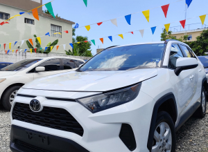 Toyota RAV4 LE