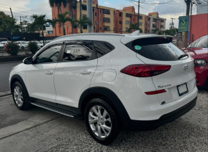 Hyundai Tucson SE