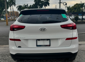 Hyundai Tucson SE