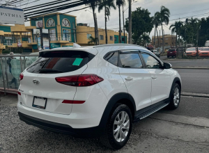 Hyundai Tucson SE