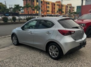 Mazda Demio Básico