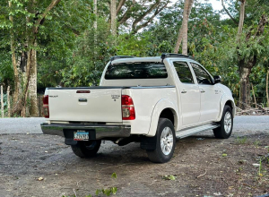 Toyota Hilux SRV