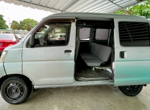 Daihatsu Hijet Minivan