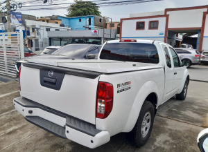 Nissan Frontier LE