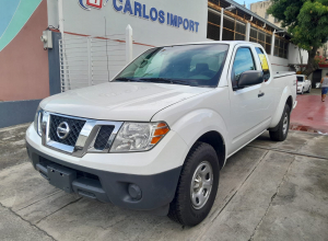 Nissan Frontier LE