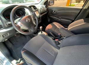 Nissan Versa SV