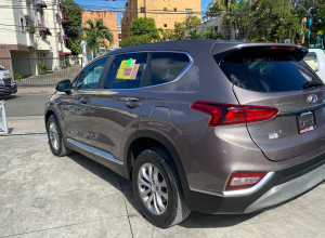 Hyundai Santa Fe SE