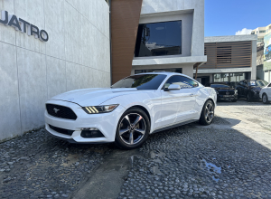 Ford Mustang Coupe