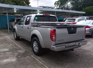 Nissan Frontier SV
