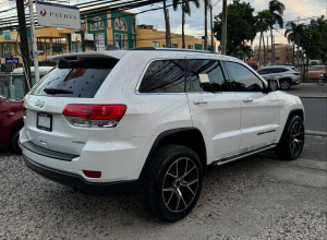 Jeep Grand Cherokee Laredo