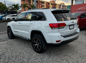 Jeep Grand Cherokee Laredo
