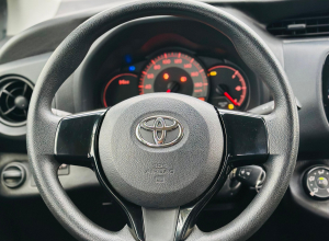 Toyota Vitz Básico