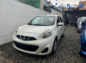 Nissan March Básico