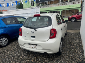 Nissan March Básico