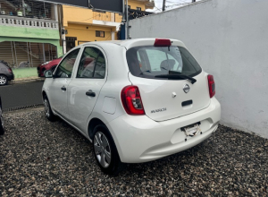 Nissan March Básico