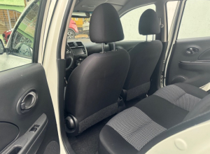 Nissan March Básico