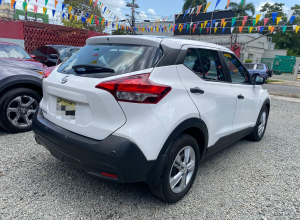 Nissan Kicks Basico