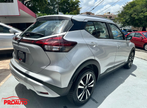 Nissan Kicks SV