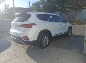Hyundai Santa Fe SE