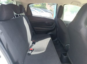 Toyota Vitz Básico