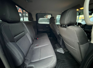 Nissan Frontier SV