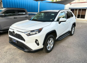 Toyota RAV4 LE