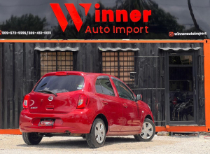 Nissan March Básico