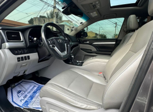 Toyota Highlander SE