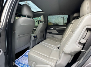 Toyota Highlander SE