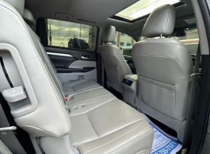 Toyota Highlander SE