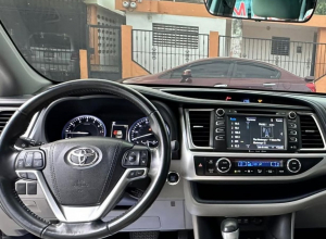 Toyota Highlander SE