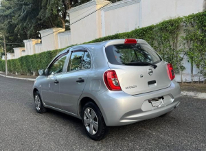 Nissan March Básico