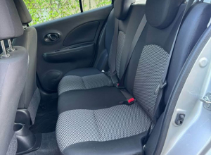 Nissan March Básico