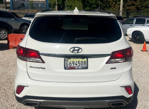 Hyundai Santa Fe SE